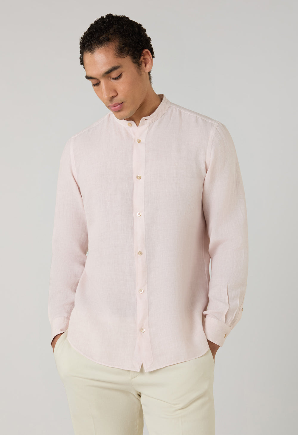 Camicia guru in lino tinto in capo rosa pastello
