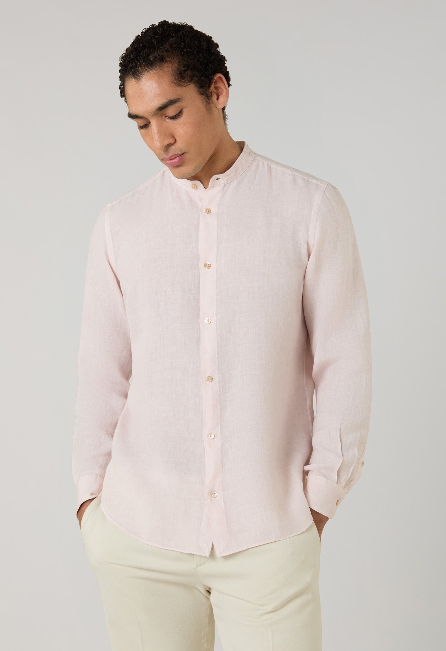 Camicia guru in lino tinto in capo rosa pastello