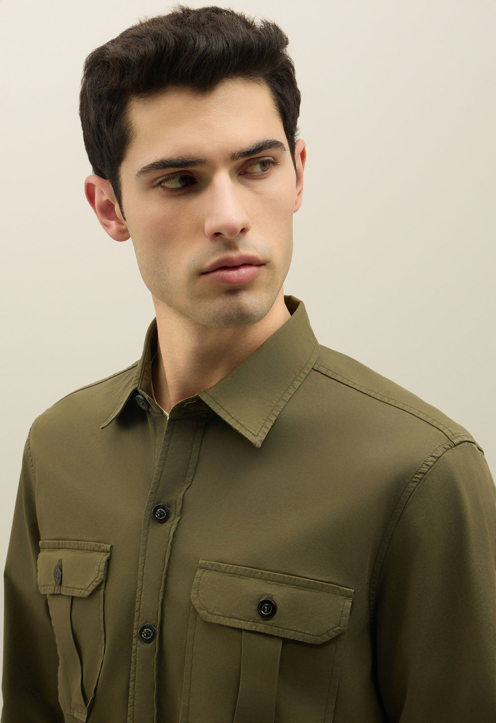 Overshirt in cotone tinto in capo verde