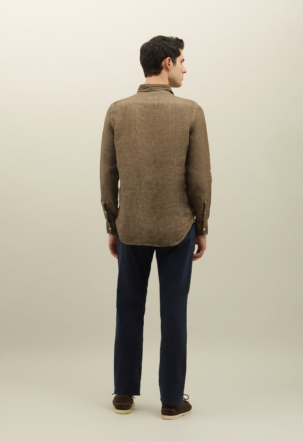 Grünes stückgefärbtes Leinen-Poloshirt
