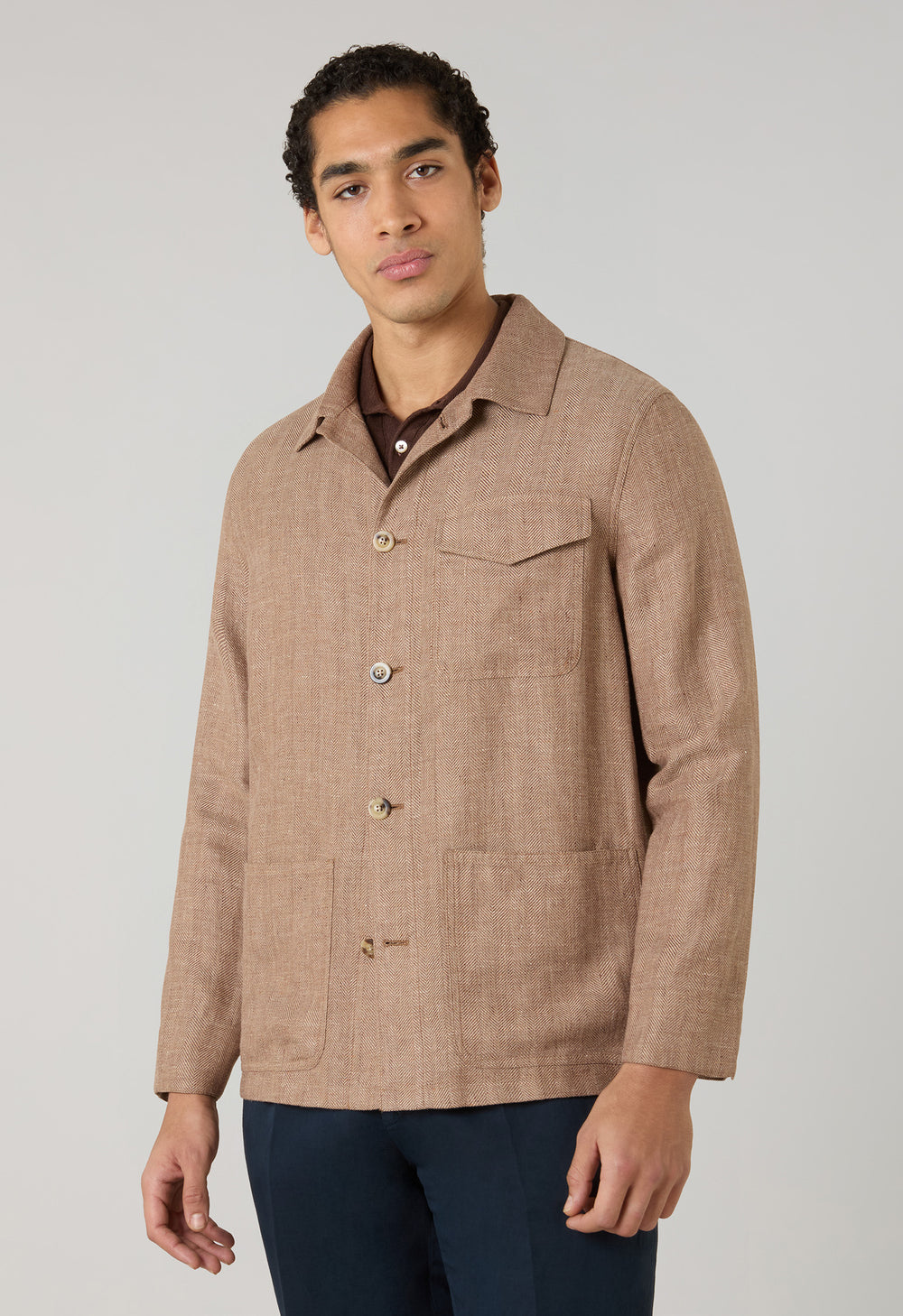 Hellbraune Arbeiterjacke aus Leinen-Wolle mit Fischgrätenmuster