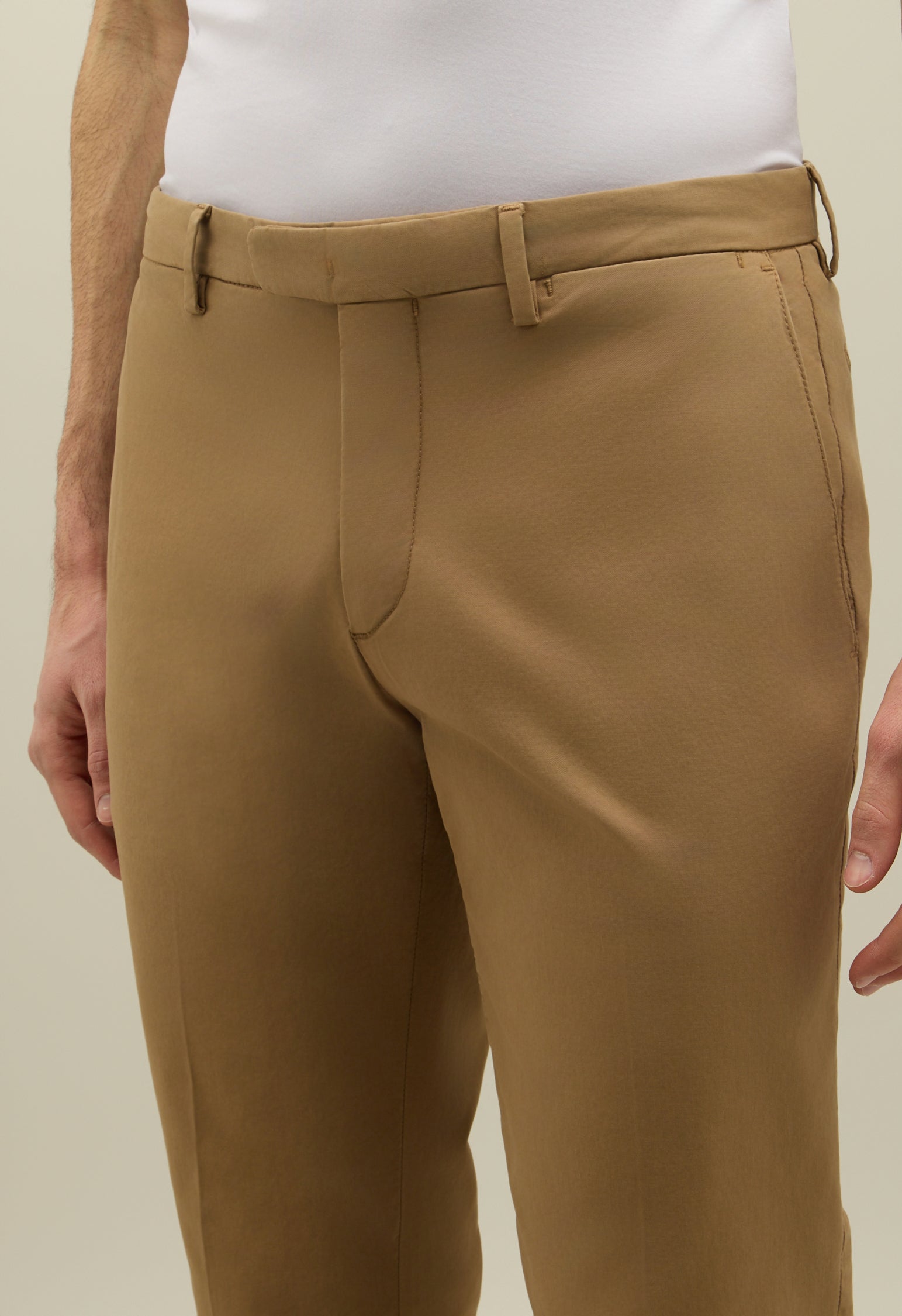 Braune gerade Chinohose aus Stretch-Baumwolle