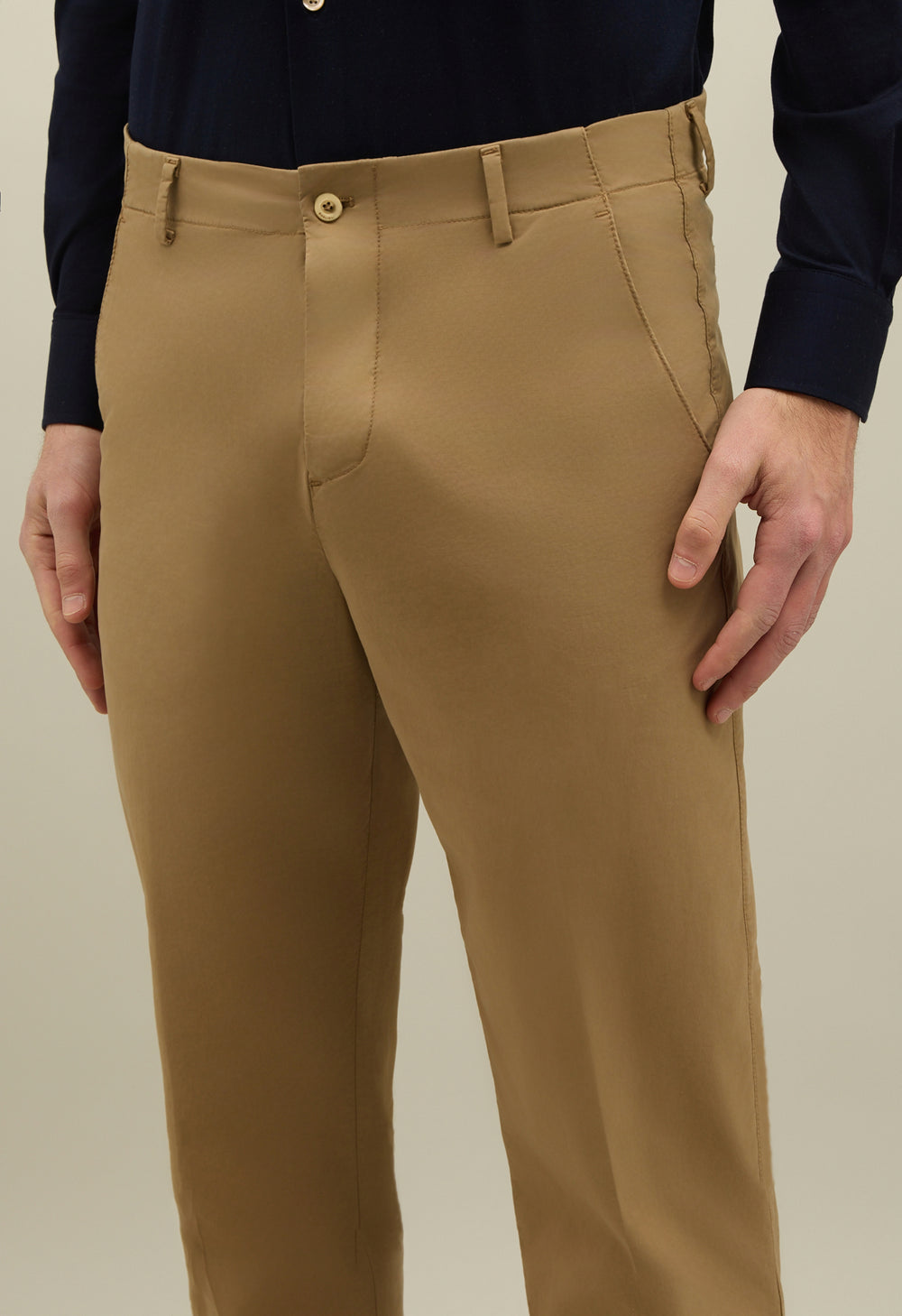 Hellbraune stückgefärbte Loose-Hose aus Baumwolle