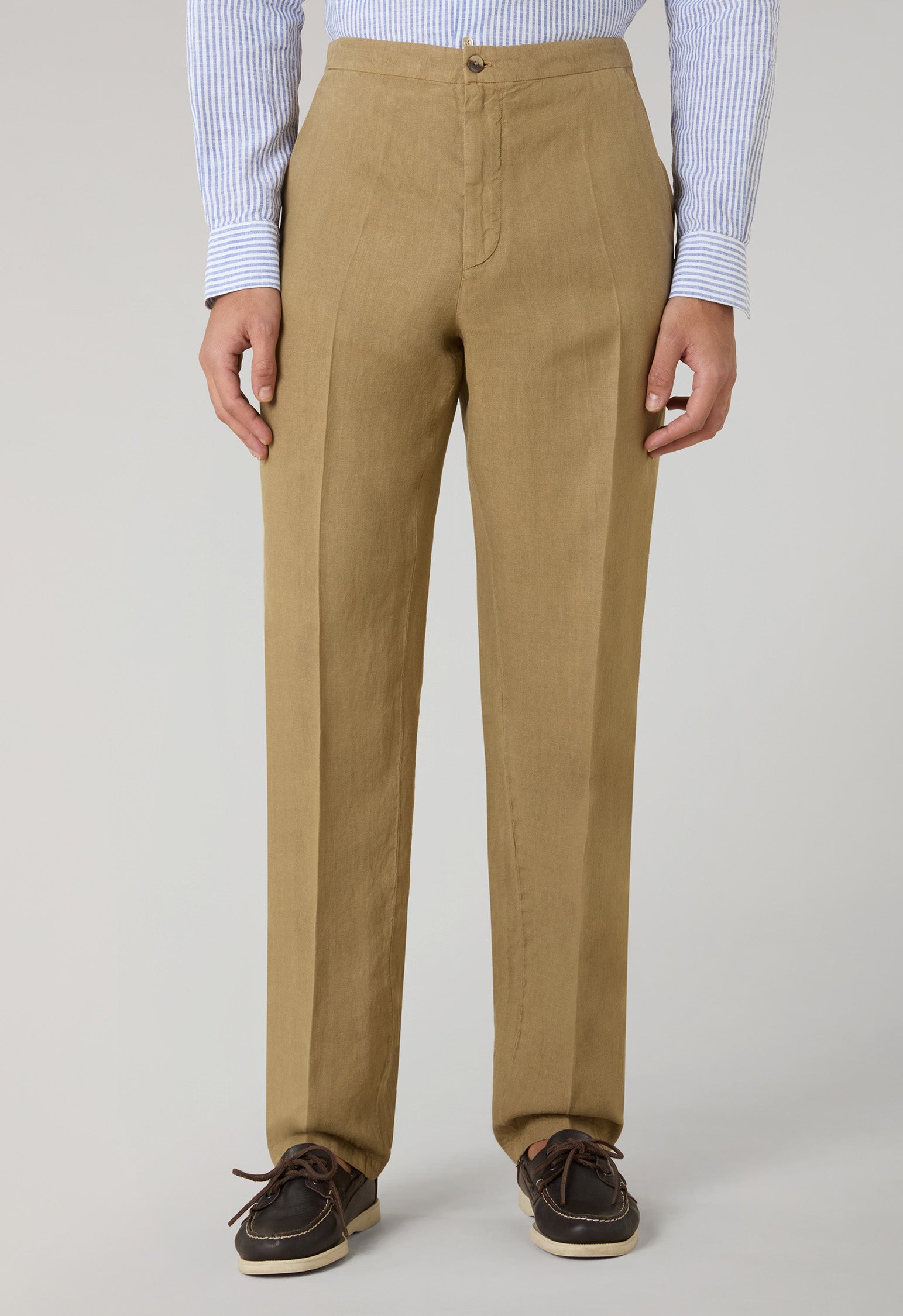 Joggers in lino tinto in capo cammello