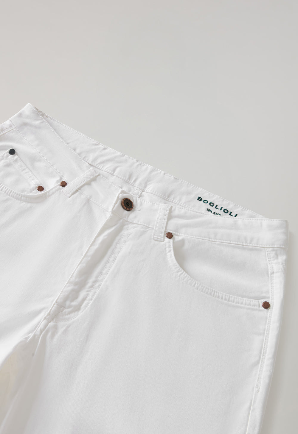 Weiße Stückgefärbte Five-Pocket-Hose aus Baumwolle und Seide