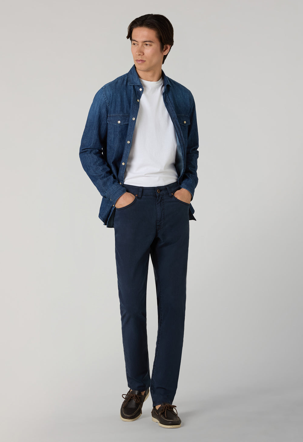 Blaue stückgefärbte Five-Pocket-Hose aus Baumwolle und Seide