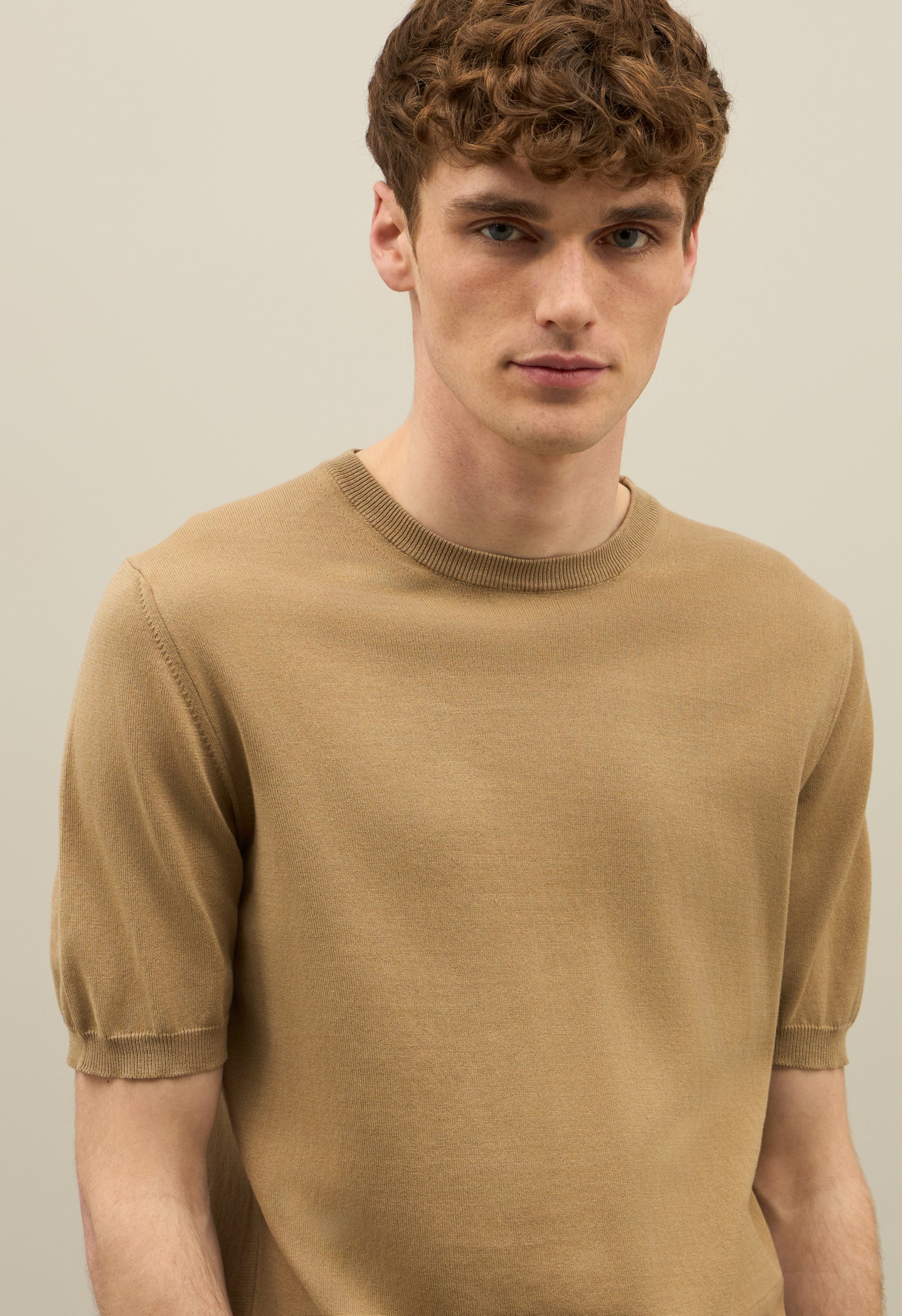 T-Shirt in cotone tinto in capo marrone chiaro