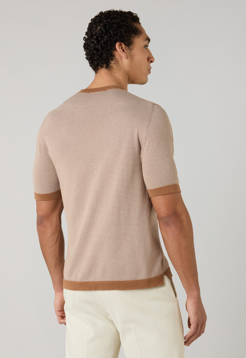 Braunes gestreiftes Baumwoll-T-Shirt