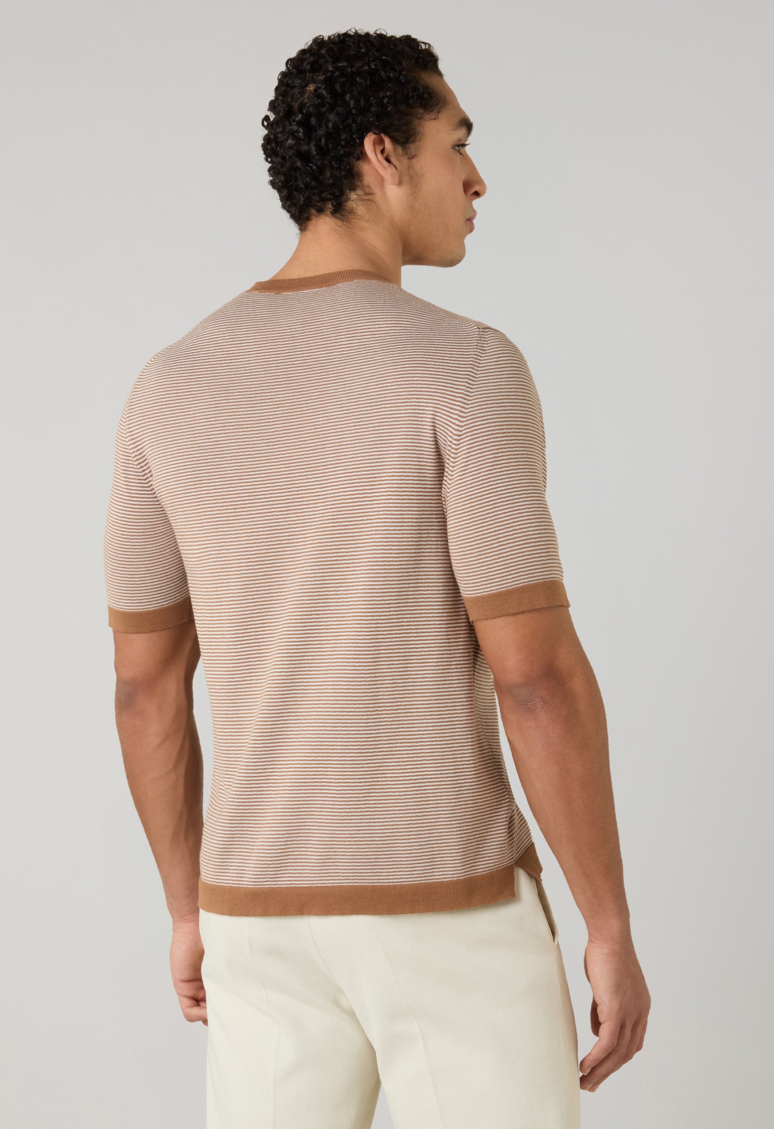 Braunes gestreiftes Baumwoll-T-Shirt