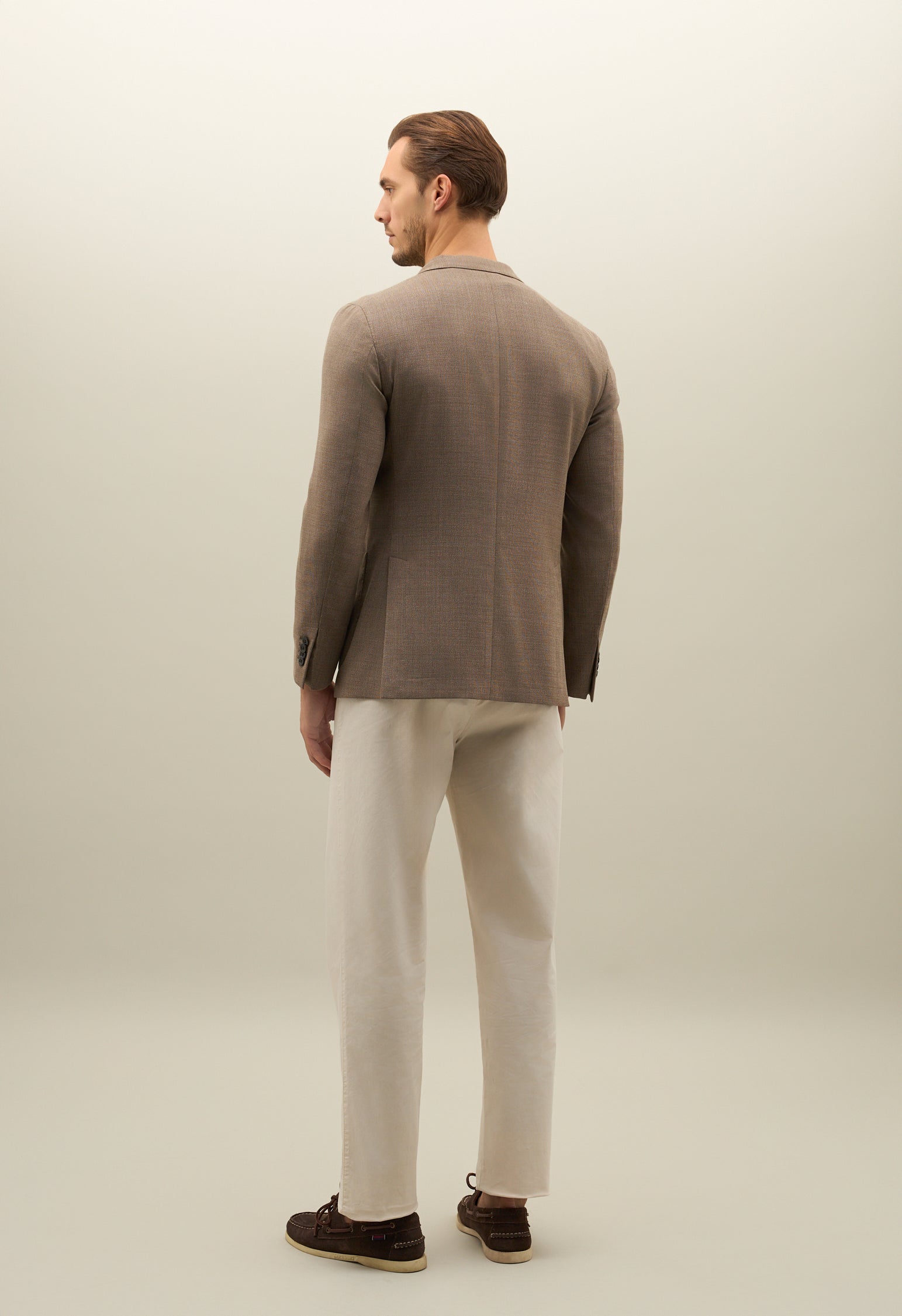 Hellbraune K-Jacket aus leichter Wabenwolle