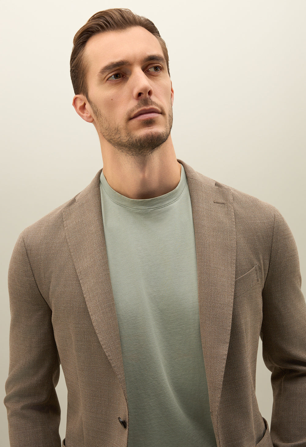 Hellbraune K-Jacket aus leichter Wabenwolle