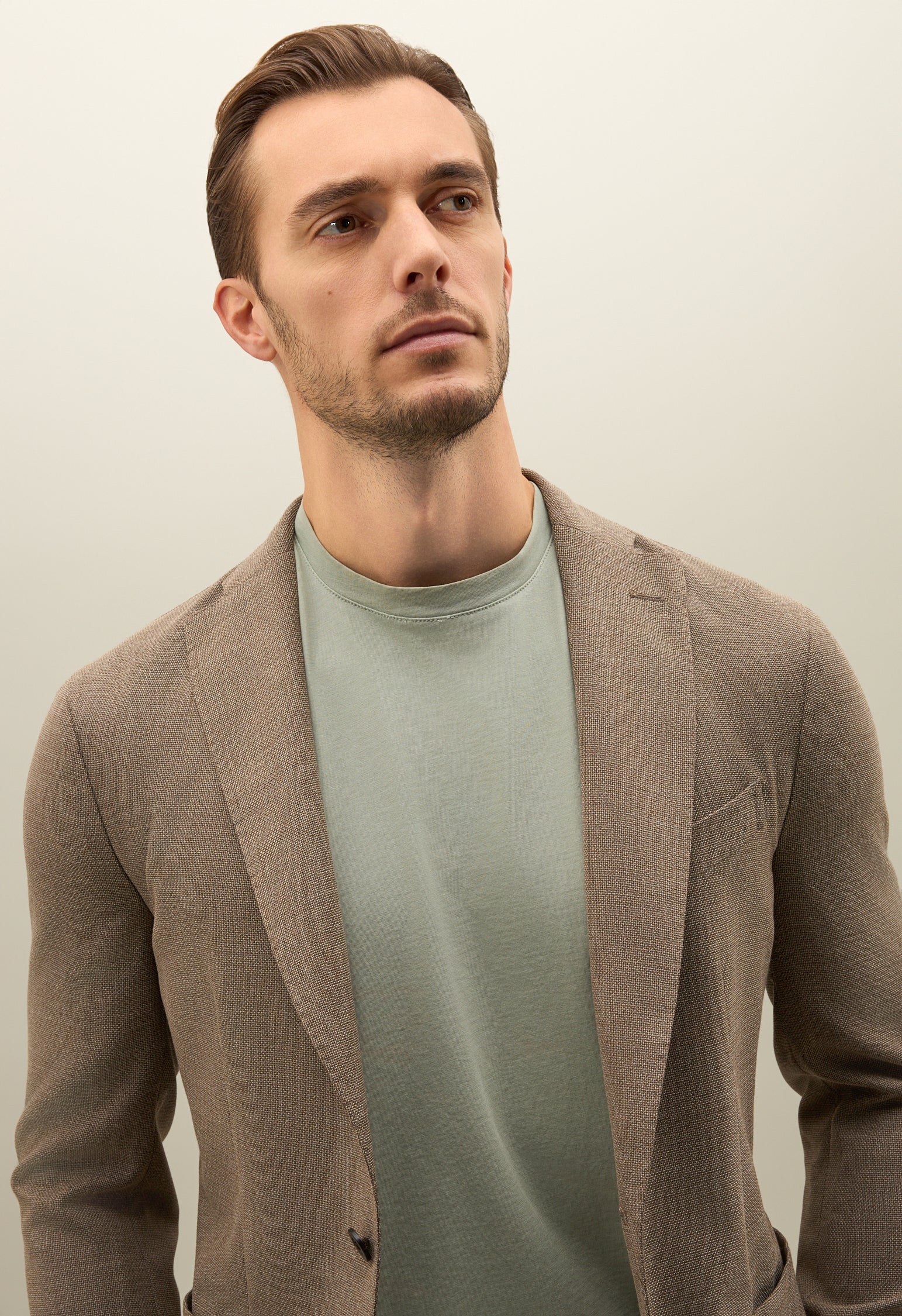 Hellbraune K-Jacket aus leichter Wabenwolle
