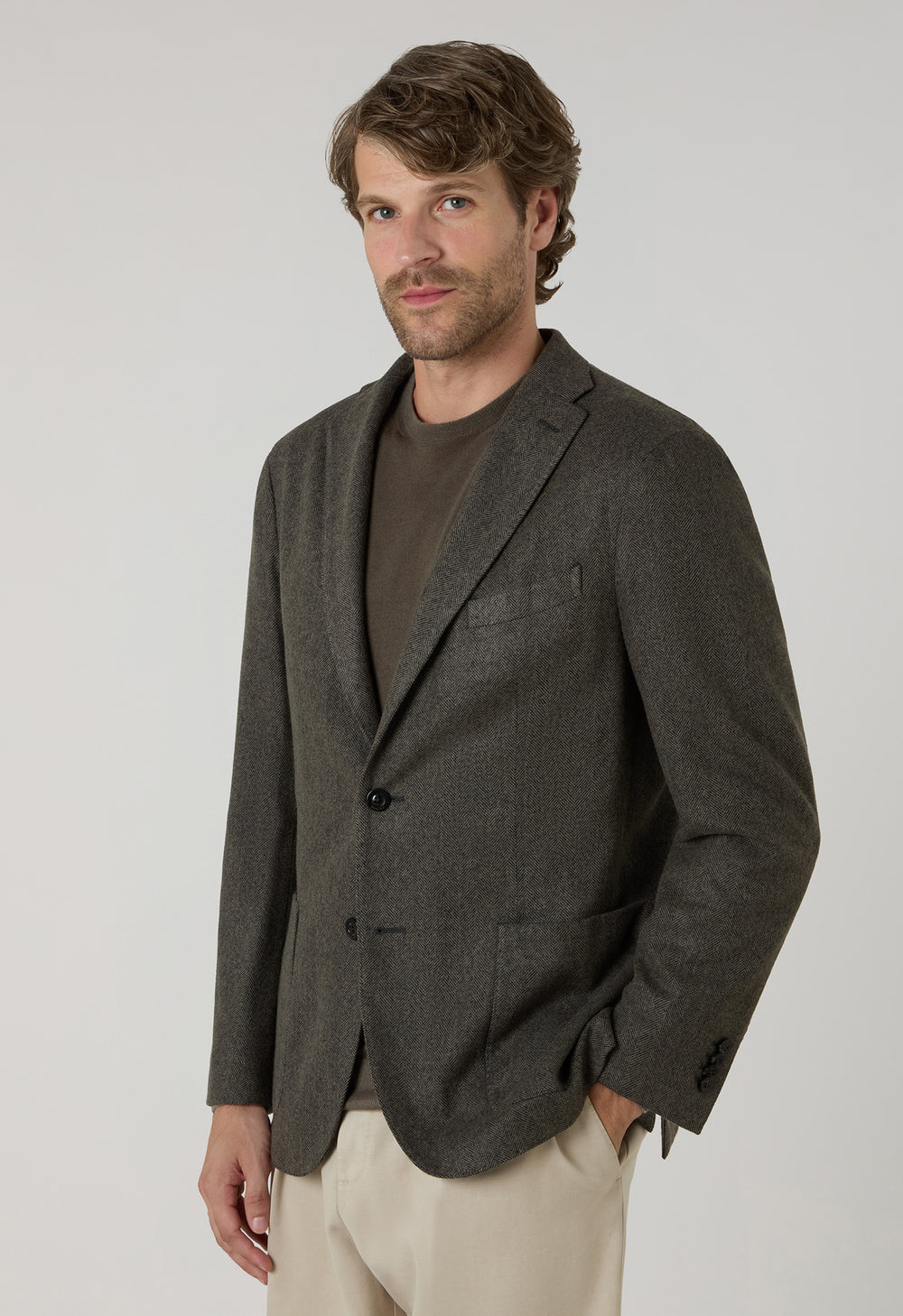 Taupe, stückgefärbte K-Jacket aus Wolle mit Fischgrätmuster