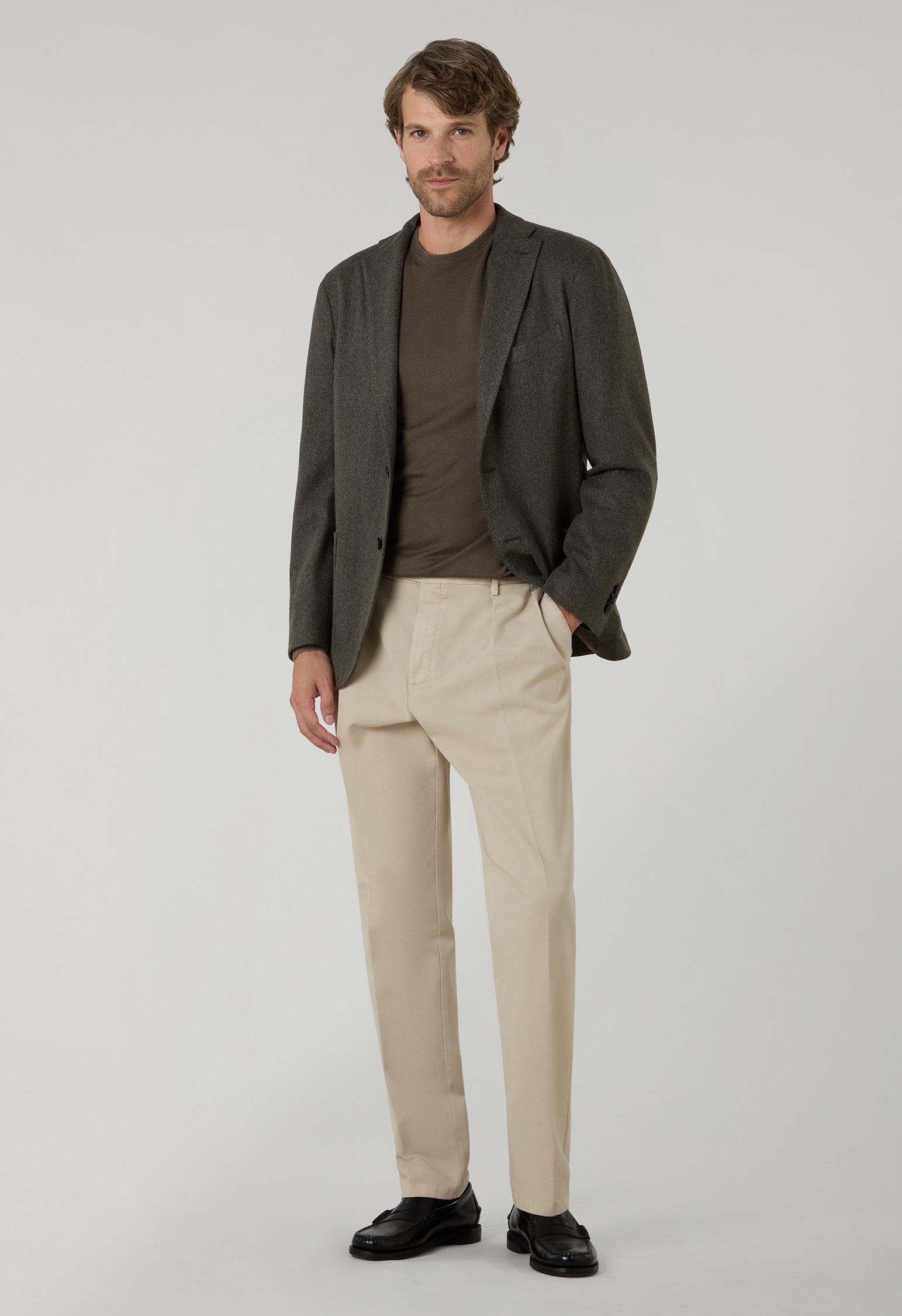 Taupe, stückgefärbte K-Jacket aus Wolle mit Fischgrätmuster