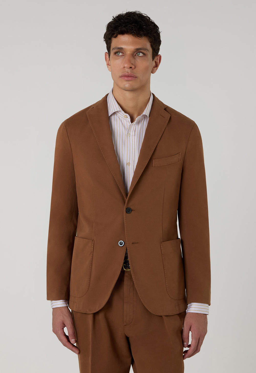 Braune, stückgefärbte K-Jacket aus weicher Baumwolle