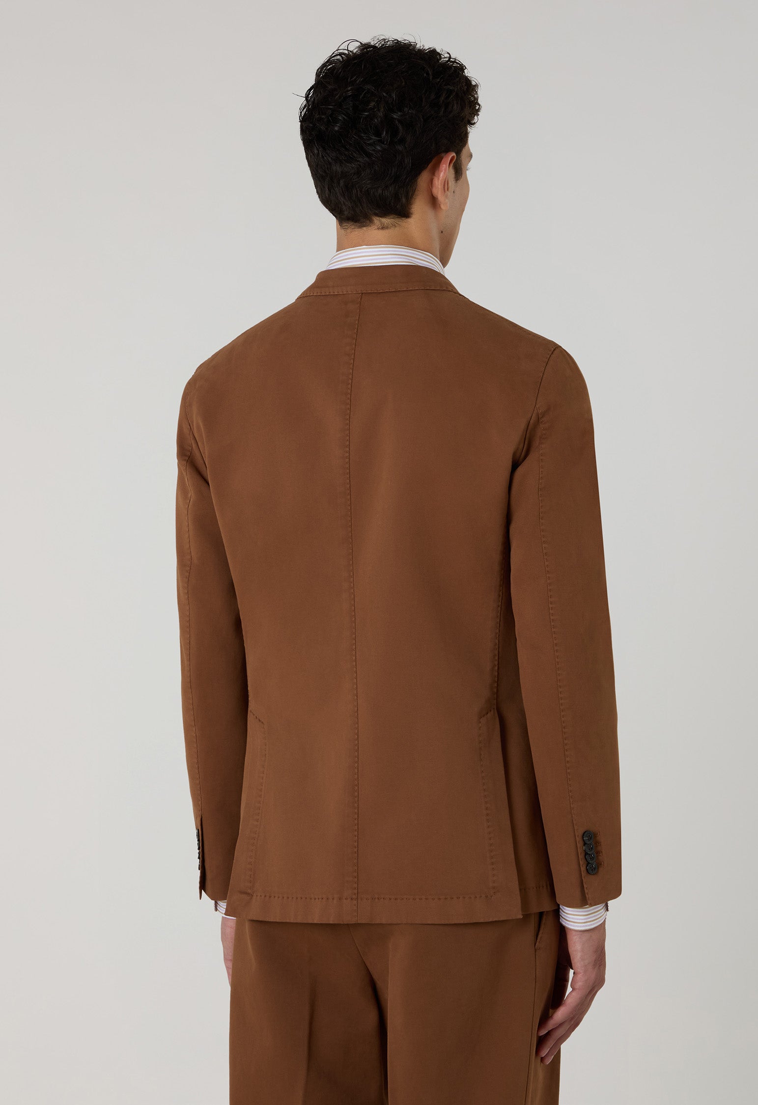 Braune, stückgefärbte K-Jacket aus weicher Baumwolle