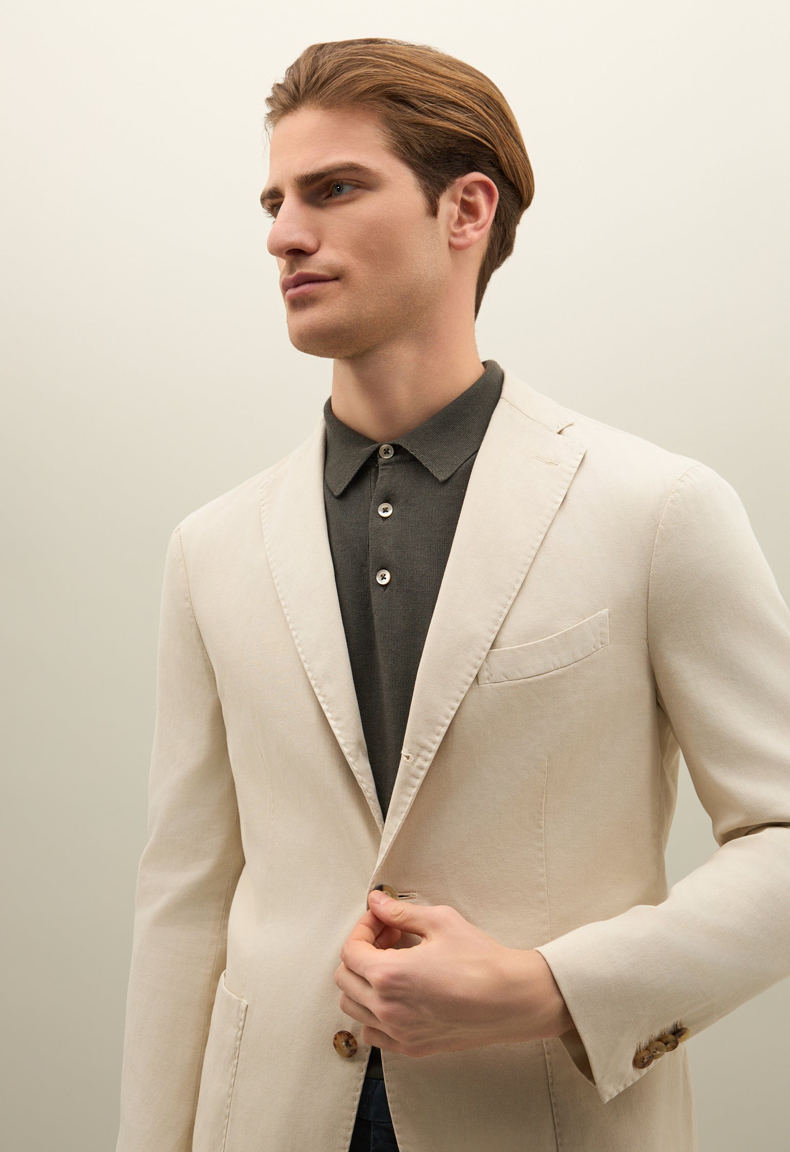 Warmweiße K-Jacket aus Stretch-Woll-Pikee 