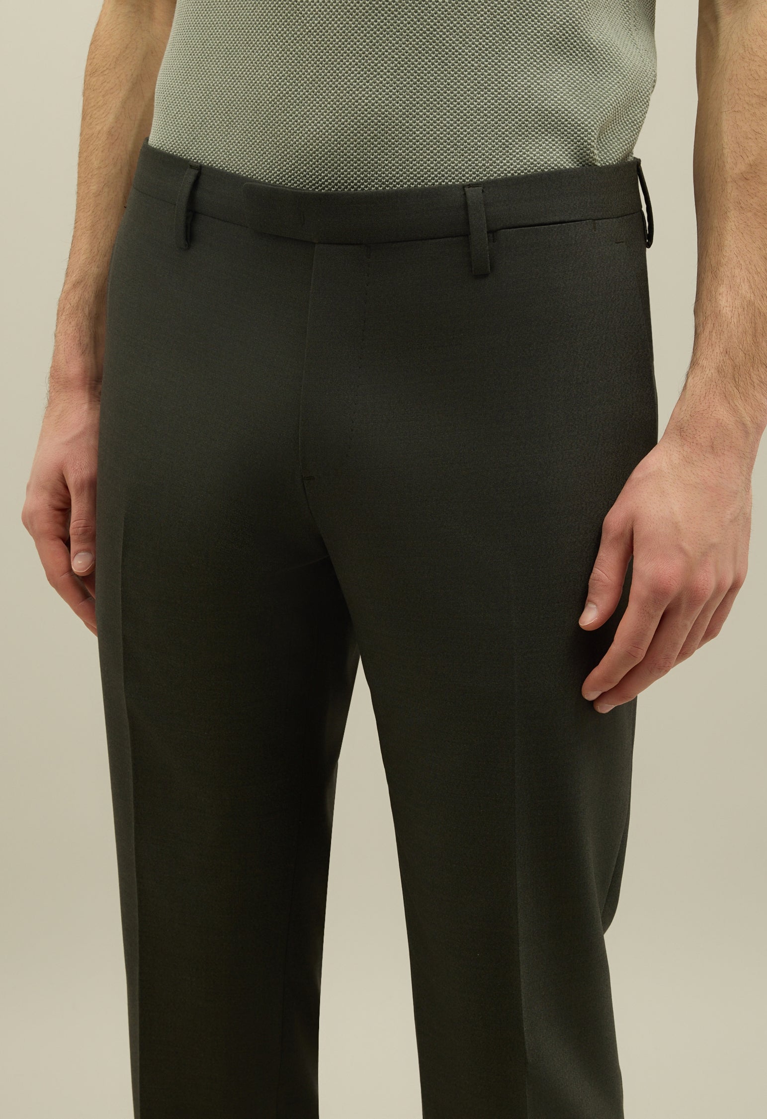 Grüner Zweireihiger K-Jacket-Anzug aus luxuriösem Wolle-Seiden-Canvas