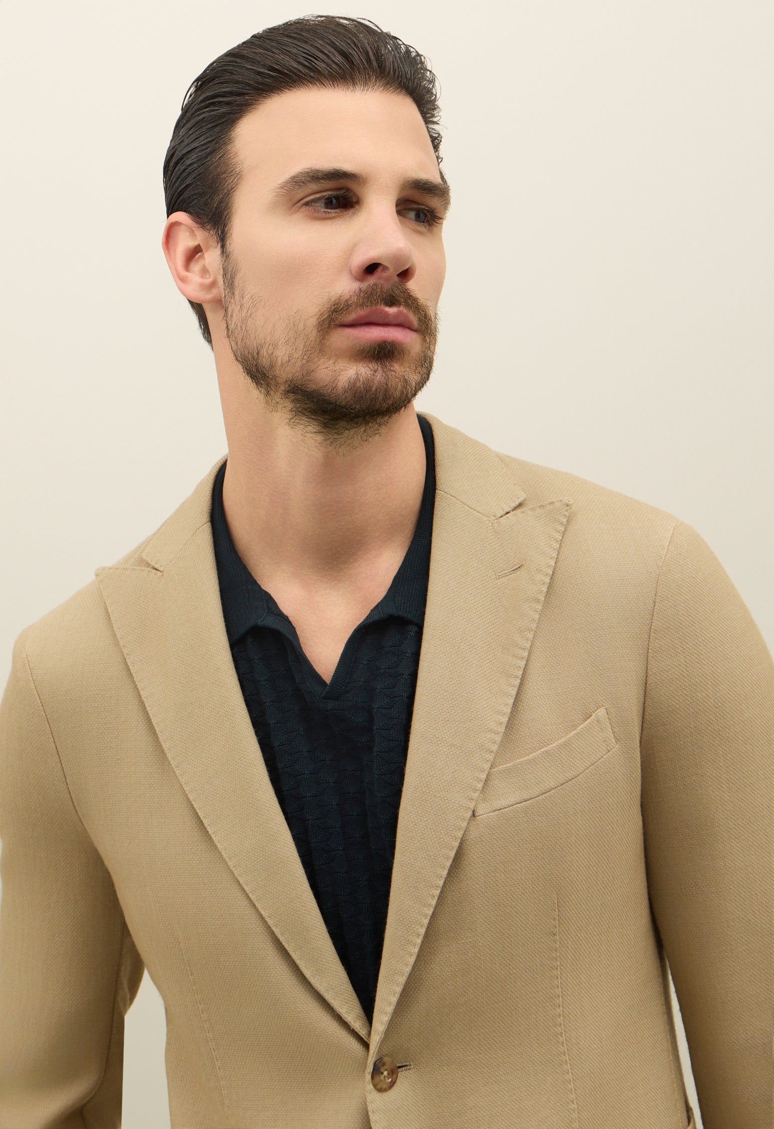 Beige stückgefärbte K-Jacket aus Wolle mit Wabenstruktur
