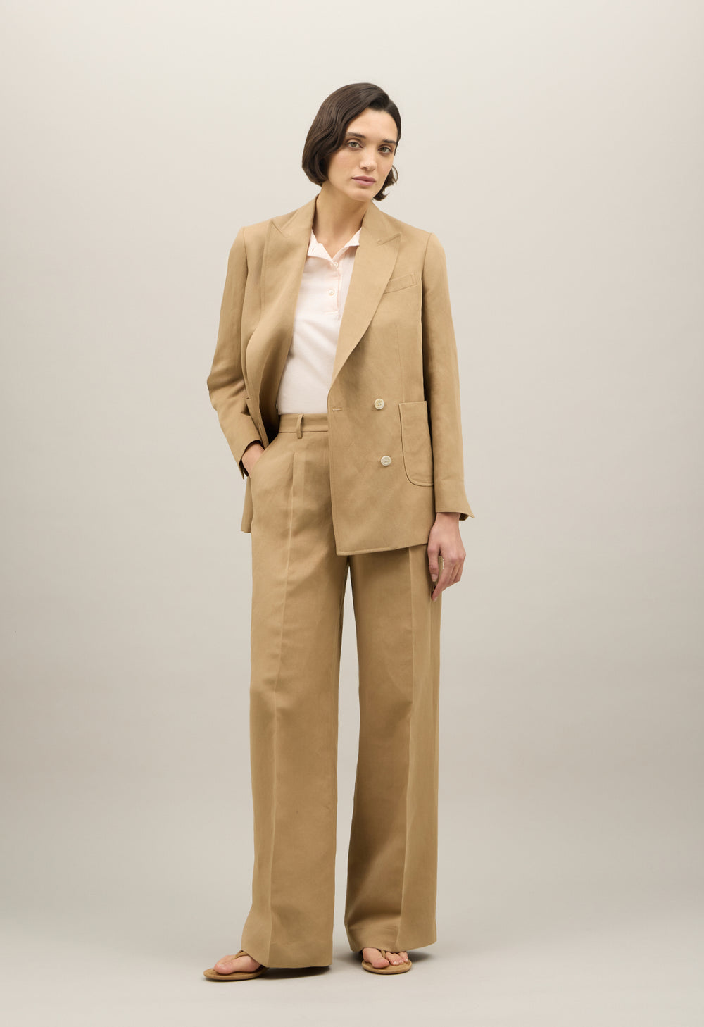 Dunkelbeiger Blazer Maia aus Leinen-Tencel-Satin